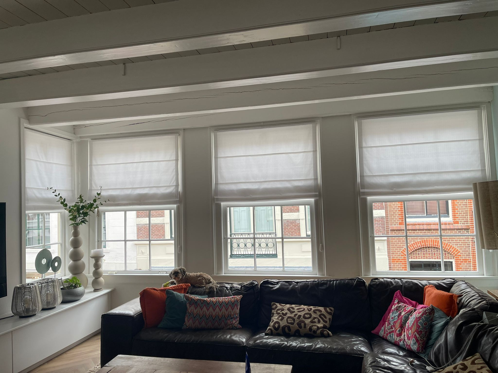 Verticaal schuivend voorzetraam
